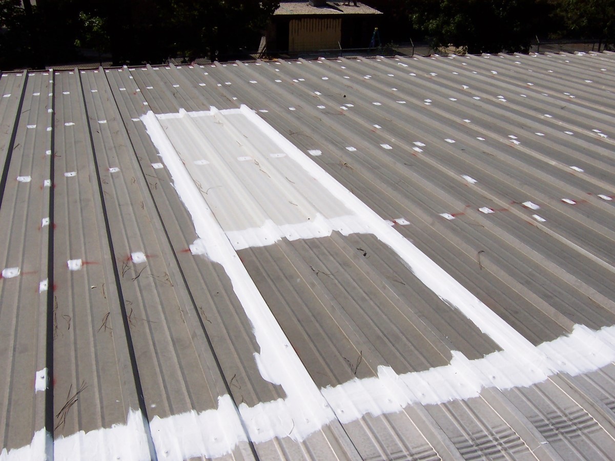 Installation of corrugated sheets(skylight)-SWCC Yanbu